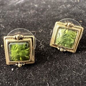 Liz Claiborne Vintage Green Glass Square Stud Earrings Gold-tone